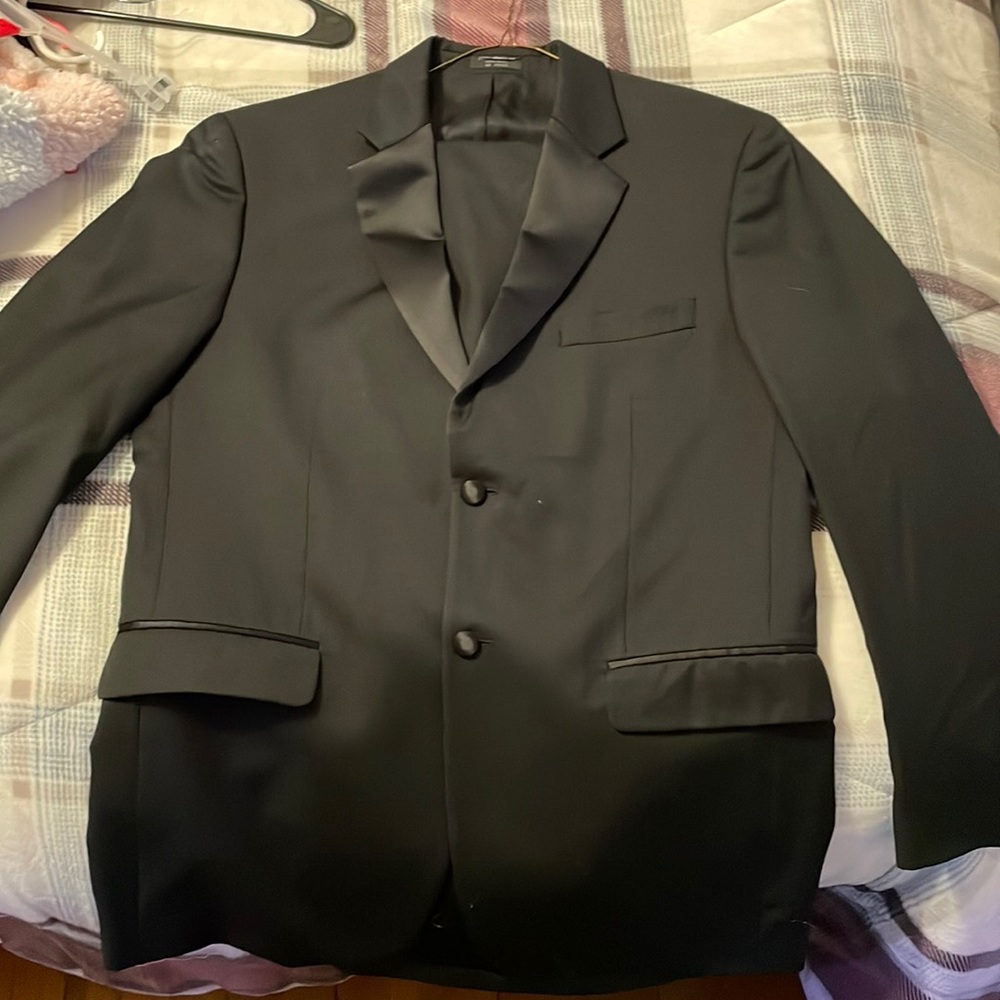Jones New York Tuxedo Jacket & Pants